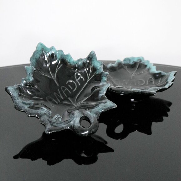 Vintage Pair of BLUE MOUNTAIN POTTERY Drip Glaze Maple Leaf Canada Dishes - Picture 1 of 8